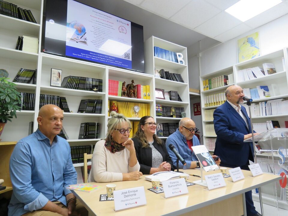 José Enrique Delmonte (República Dominicana); Florencia Buenaventura (Colombia); Beatriz Saavedra Gastélum (México) y Marino Berigüete (República Dominicana)