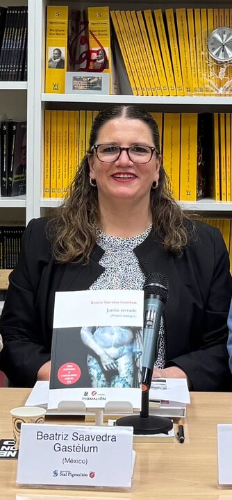Beatriz Saavedra Gastélum (México), que coordinó y moderó el acto