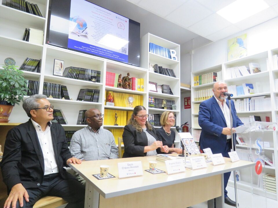 Saulo Chávez -Alvarado (México); Anselmo Ebiaca (Guinea Ecuatorial); Beatriz Saavedra Gastélum; Laura Garavaglia (Italia) y Basilio Rodriguez Cañada
