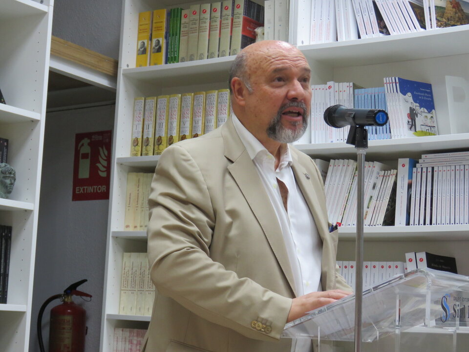 Basilio Rodríguez Cañada, presidente del Grupo Editorial Sial Pigmalión, que presentó y coordinó el acto