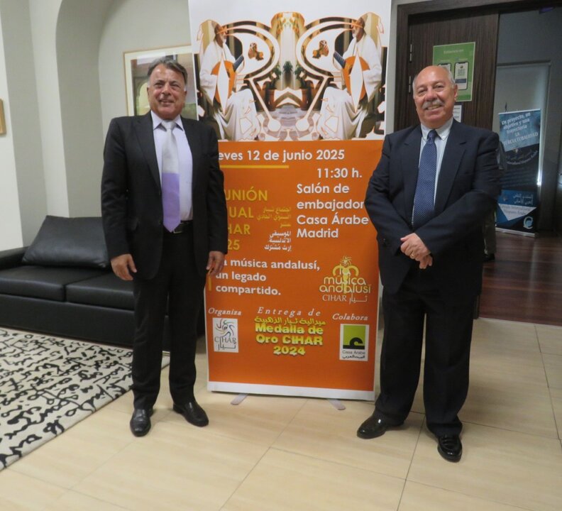 A la derecha, Abdo Tounsi, presidente de CIHAR, con Bachar Khalil Yaghi, ex embajador de la Liga Árabe