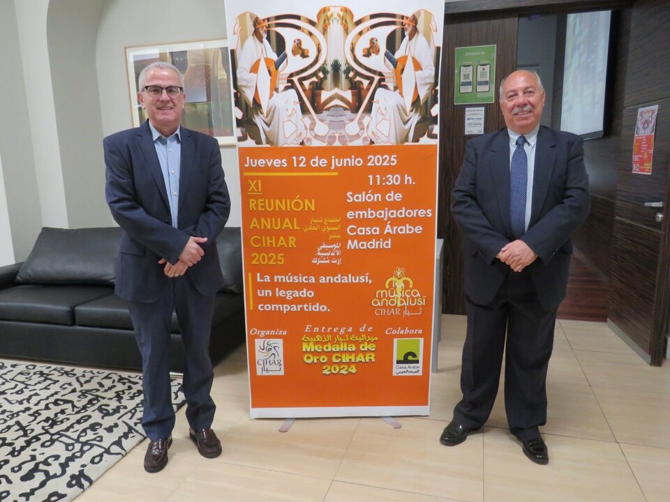 A la derecha, Abdo Tounsi, presidente de CIHAR, con Farid Aoulouhaj, ex cónsul en la embajada de Marruecos
