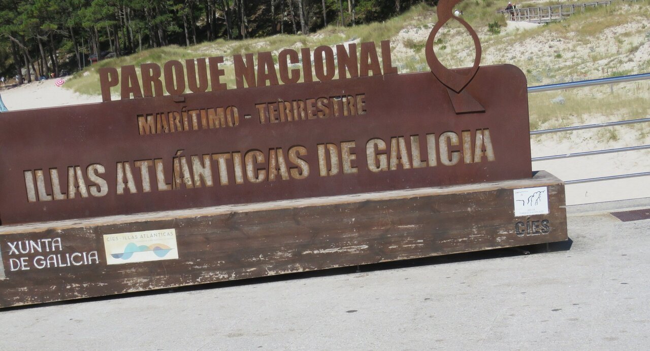 Las Islas Cíes forman parte del Parque Nacional das Illas Atlánticas, con las Ons, Sávora y Cortegada, todas ellas en el litoral de las Rías Baixas