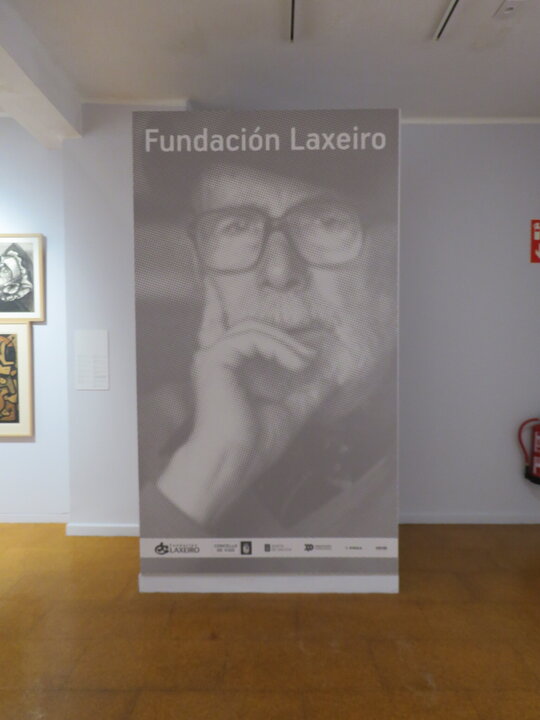 La Fundación Laxeiro fue constituida en 1999, mediante un acuerdo del Concello de Vigo y la familia del pintor, tiene su sede en el interior de A Casa das Artes y acoge una colección permanente