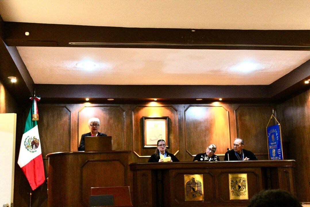 De izquierda a derecha Mar Beltrán, Beatriz Saavedra Gastélum, Elizabeth Rembis Rubio y Enrique Álamo