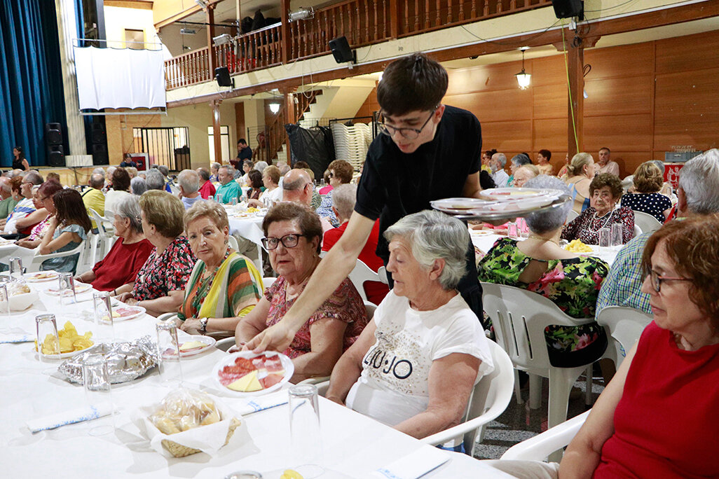 El acto de ayer tarde se enmarca en la Semana de los Mayores 2025 que están ofreciendo Ayuntamiento y Consejo de Mayores