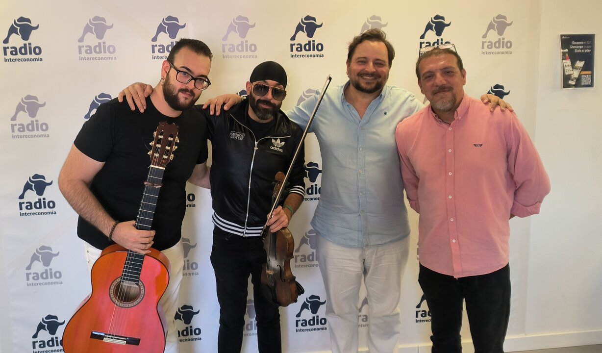 Miembros de Tablao Ópera Flamenca: Raúl Ramírez, Fernando Rico y Salvador Barrull, con David Felipe Arranz