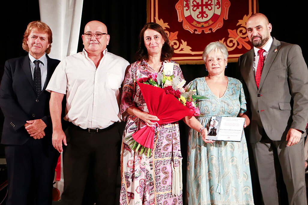Con María Dolores Molina Hernández y compañeros de LARARCM, Mención Solidaridad a persona física