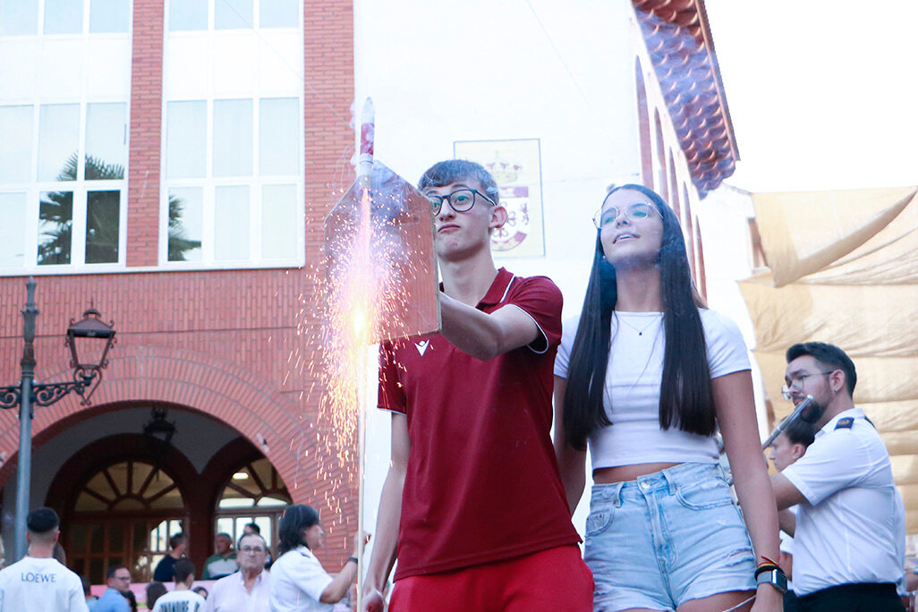 Jóvenes que lanzaron el chupinazo anunciador de la celebraciones patronales 2025