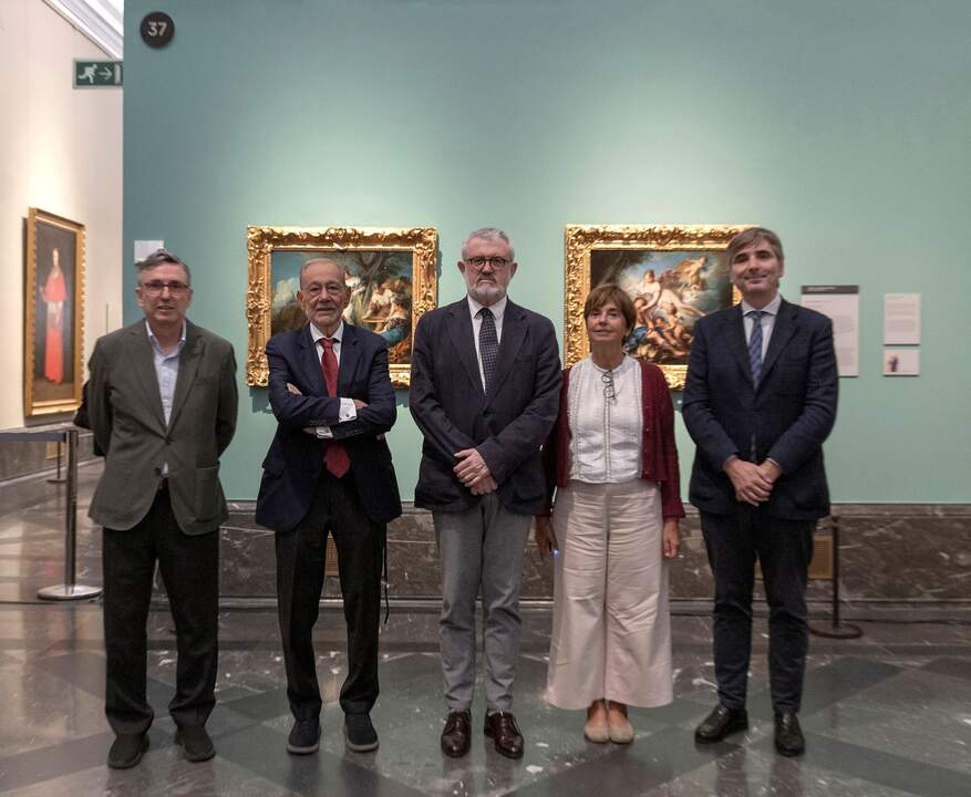 De izquierda a derecha: Andrés Úbeda Jefe de Colección de Pintura del Siglo XVIII y Goya del Museo Nacional del Prado; Javier Solana, Presidente del Real Patronato del Museo Nacional del Prado; Miguel Falomir, Director del Museo Nacional del Prado; Marina Chinchilla, Directora Adjunta de Administración del Museo Nacional del Prado y Alfonso Palacio, Director Adjunto de Conservación e Investigación del Museo Nacional del Prado