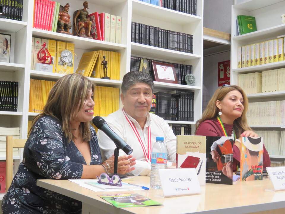 Rocío Hervías, Wilfredo Francisco Seguín Pérez, Julieta Deossa, durante la entrevista realizada