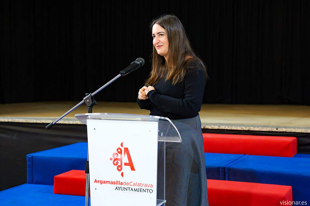 La diputada nacional Cristina López, dirigiéndose a las personas presentes - Créditos VISIONAR
