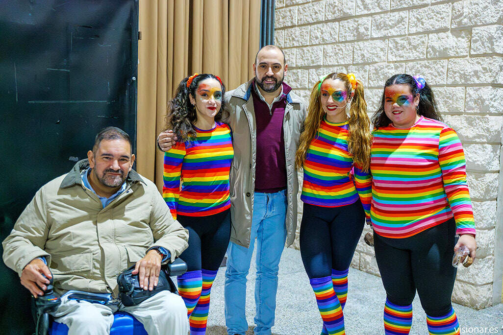 Gijón y Ruiz, junto al equipo que ha dinamizado el espectáculo - Créditos VISIONAR