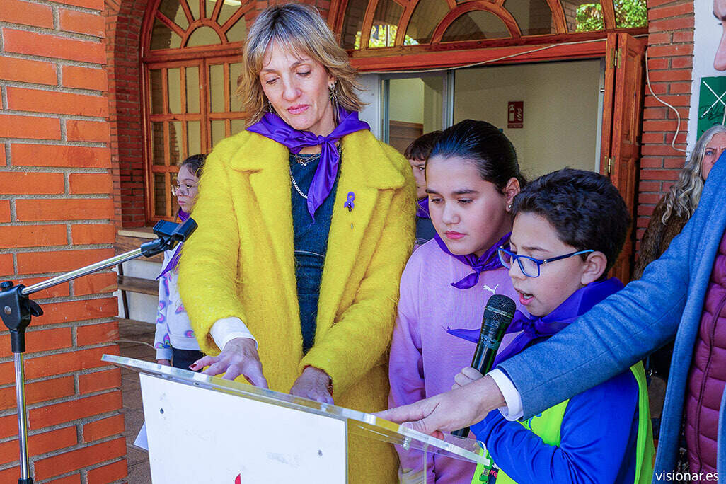 Dos de los escolares que han puesto voz al manifiesto 25N - Créditos VISIONAR