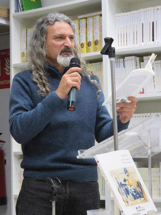 El poeta Juan Portillo durante su intervención