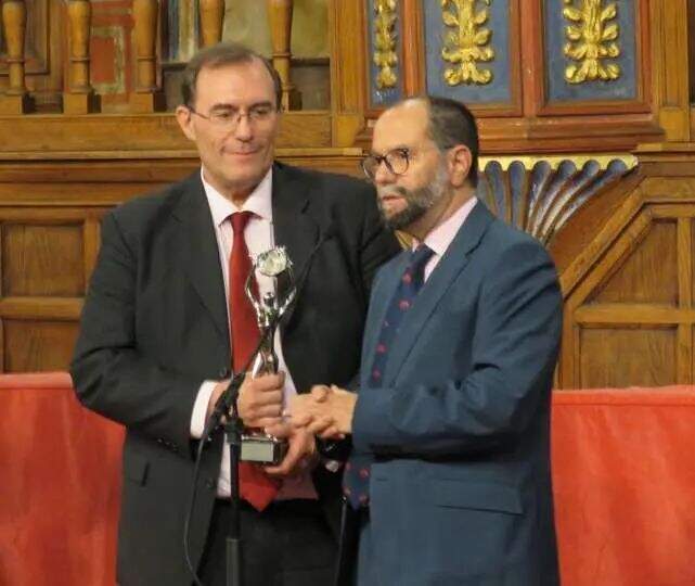 A la derecha Juan Orellana con Jerónimo José Martín