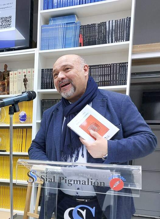 Basilio Rodríguez Cañada, Presidente del Grupo Editorial Sial Pigmalión