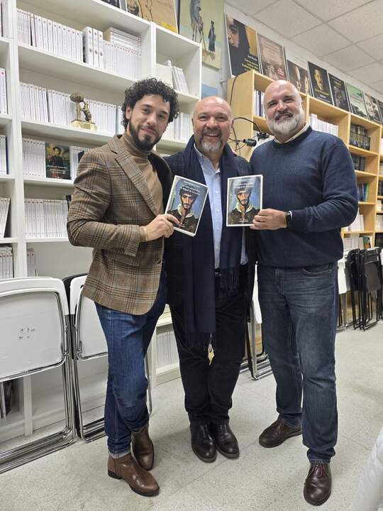 Daniel Miguelañez; Basilio Rodríguez Cañada y José Manuel Lucia Megias, catedrático de la Universidad Complutense de Madrid y autor del libro Cervantes íntimo. Amor y sexo en los Siglos de Oro