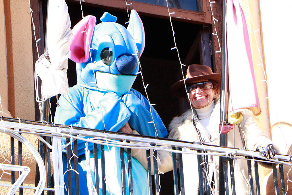 Stich y Maribel Garrido han animado la cita desde la balconada consistorial
