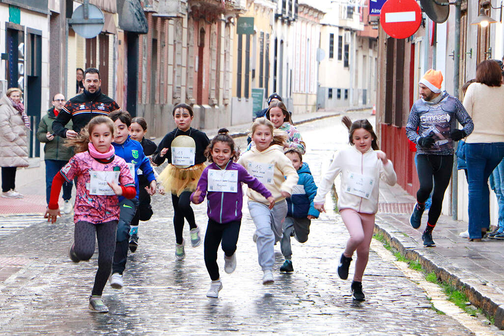 Una de las pruebas infantiles que se disputaron previamente