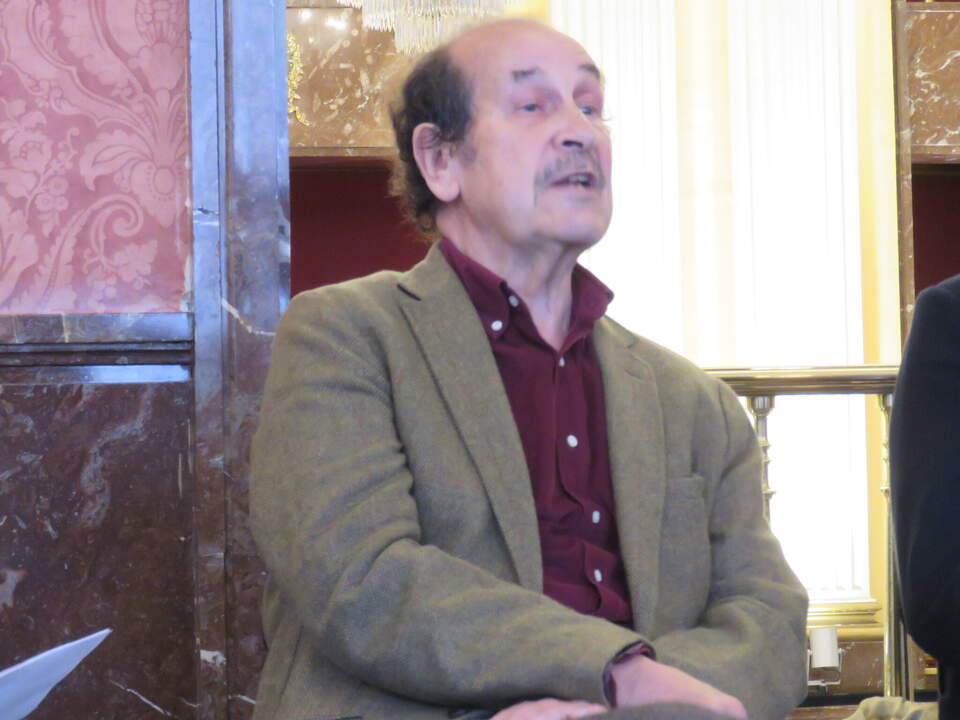 Emilio Casares, director honorífico y responsable de las ediciones impresas 2003 y 2006