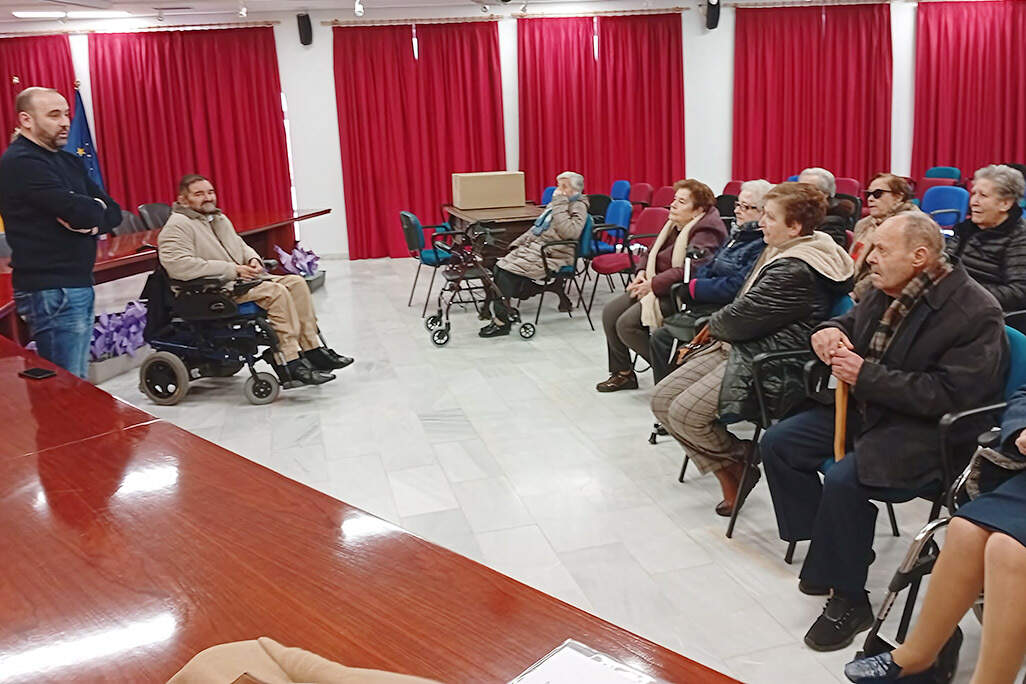 Jesús Ruiz y Sergio Gijón, dirigiéndose a los presentes