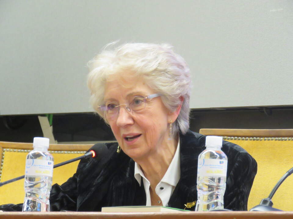 Mariángeles Almacellas, escritora, doctora en Filosofía y Ciencias de la Educación (UCM), licenciada en Filología Hispánica, diplomada en Formación Teológica, crítica de cine, Directora de CinemaNet Madrid y colaboradora de Pantalla 90