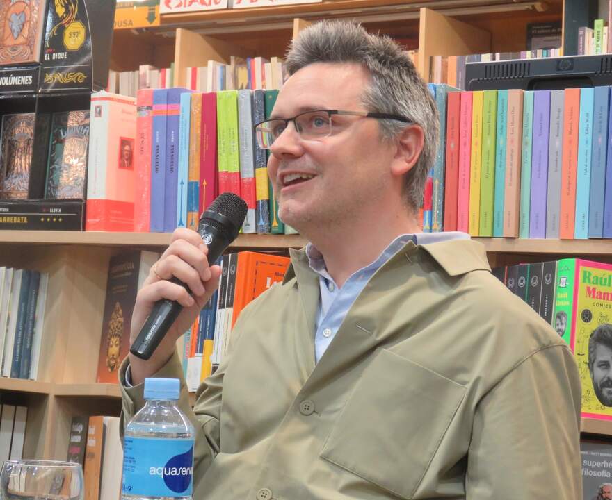 El autor, Luis Alberto López Molina