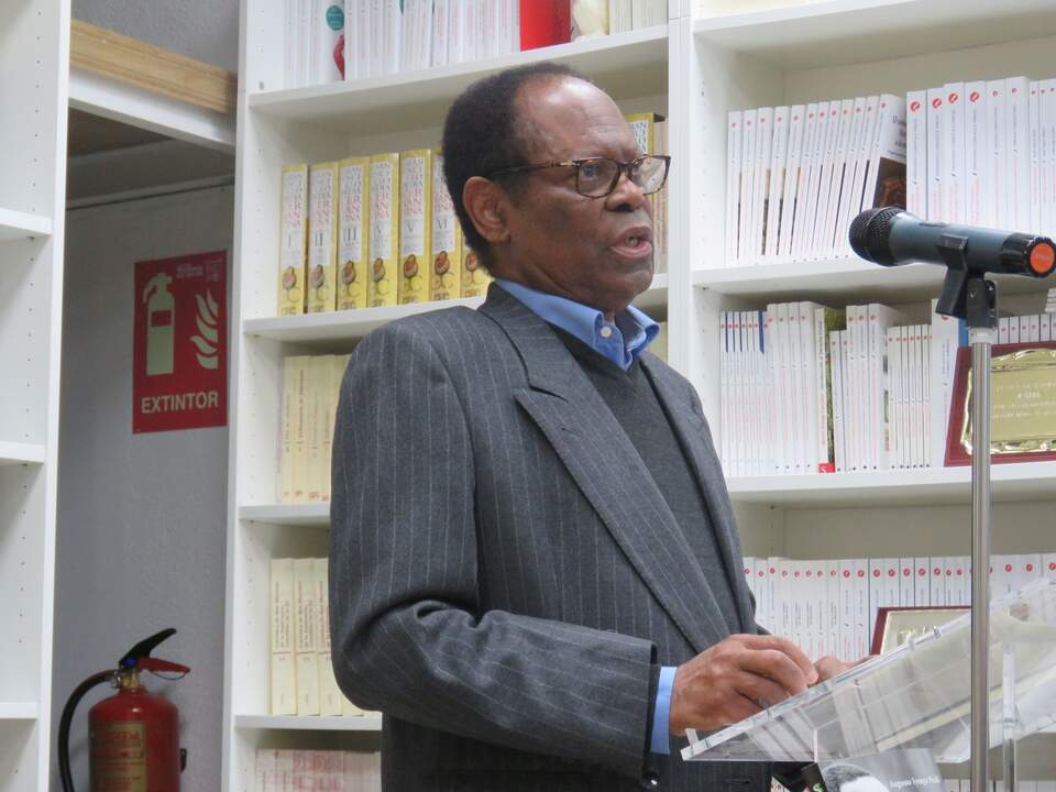 El autor del libro presentado, Augusto Iyanga Pendi