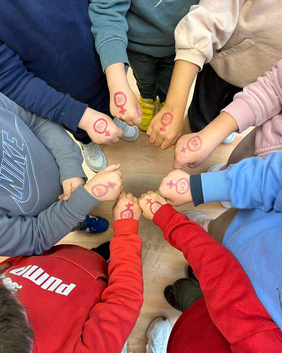Mostrando pintadas aluvas al Día Internacional de la Mujer