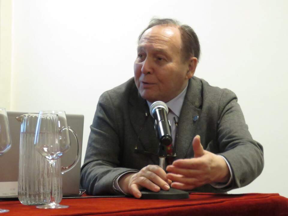 El profesor Juan Manuel Riesgo
