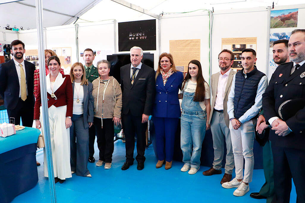 Posando en el stand de Agudo, municipio invitado 2026