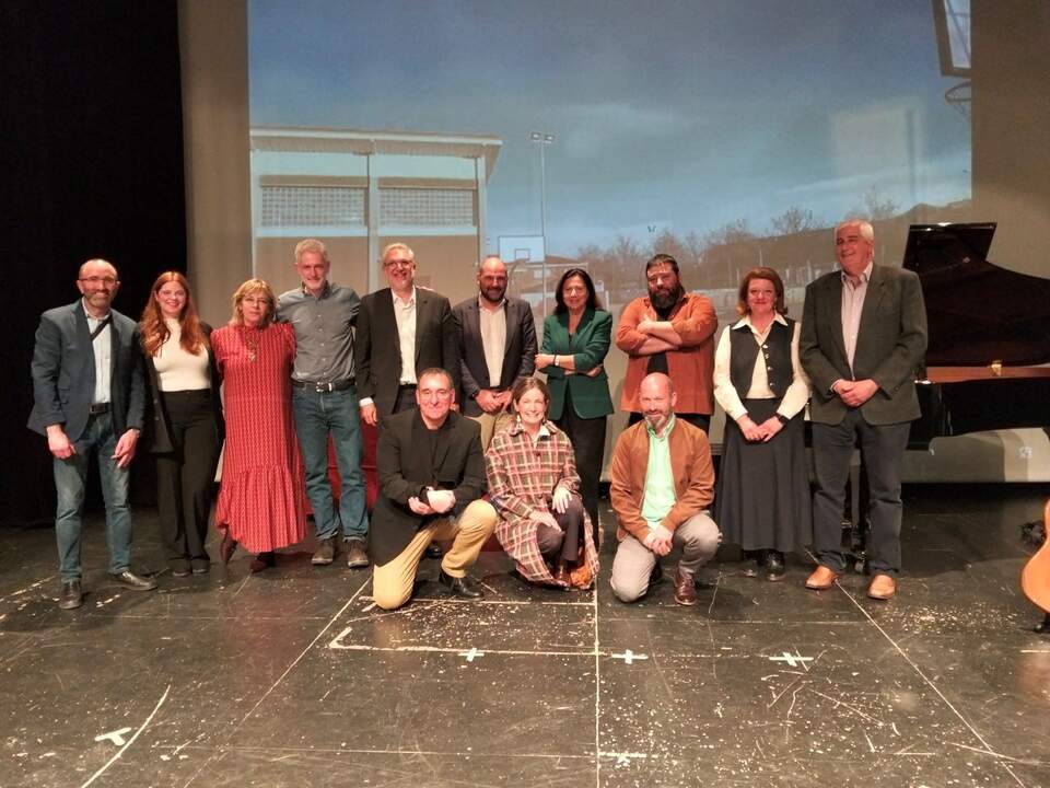 Premiados con el director del Sapere Aude, Jesús Castro Cuenca y los concejales Elena Redondo y Francisco Funes, entre otros