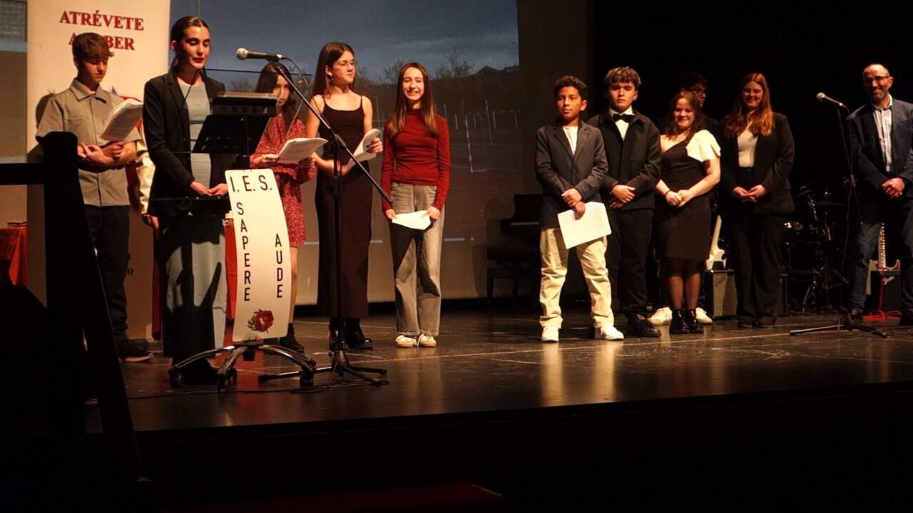 Diego Vadillo presentando a Antonio García Escribano
