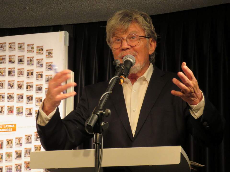 El acto fue conducido por el actor, humorista, escritor y dramaturgo Eloy Arenas
