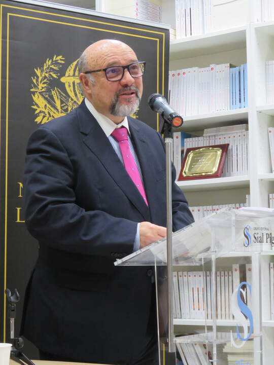 Basilio Rodríguez Cañada, Presidente del Grupo Editorial Sial Pigmalión
