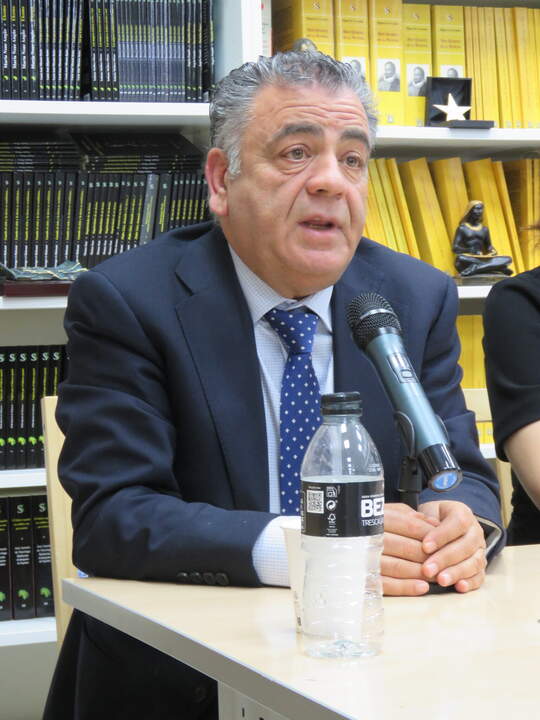 Ridha Mami, Doctor por la Universidad Complutense de Madrid, Catedrático de lengua y literatura españolas en la Universidad de la Manouba