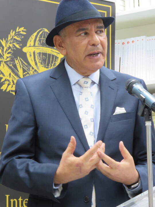 Maher Abder-Rahman, periodista y escritor tunecino-británico reconocido por su contribución a los medios de comunicación y a la literatura