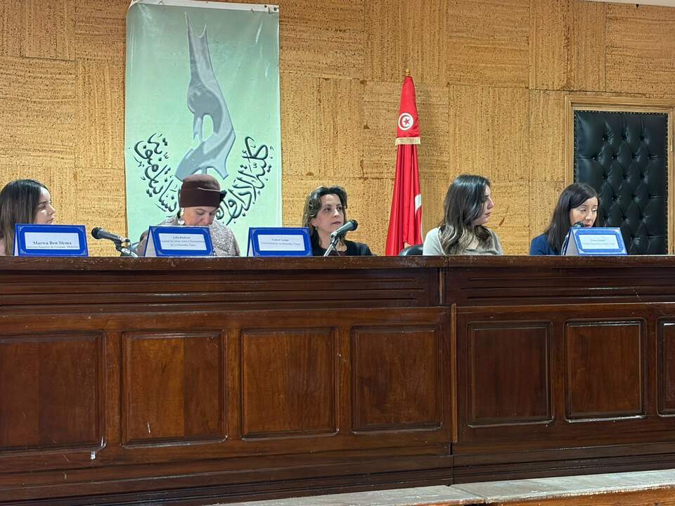 Las profesoras Fatma Zeddini; Marwua Ben Slema; Kawther Guiga; Ibtissan Ouadi Chouchane y Leila Boukraa, componentes de la Segunda Mesa Redonda