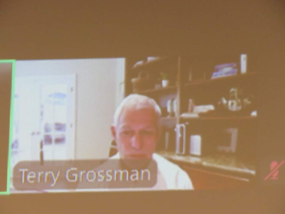 El científico Terry Grossman, experto en Neurociencia. Coautor del libro” Viaje fantástico” con Ray Kurzewil, que intervino por video frame