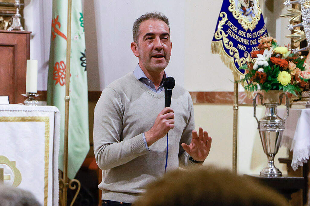 El párroco Juan Carlos Torres
