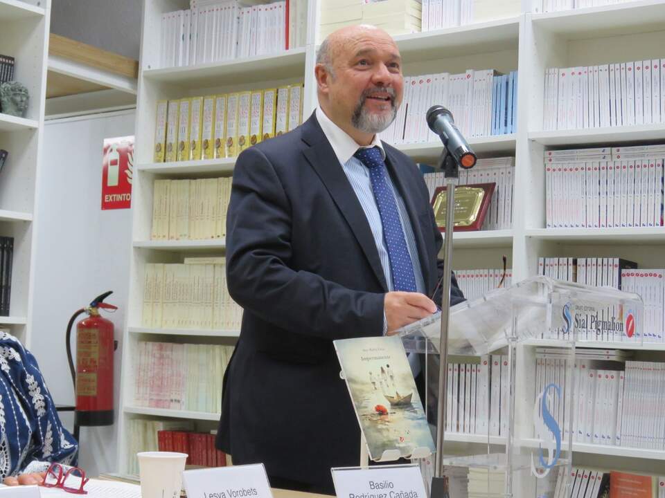Basilio Rodríguez Cañada, Presidente del Grupo Editorial Sial Pigmalión, que presentó y coordinó el acto de presentación