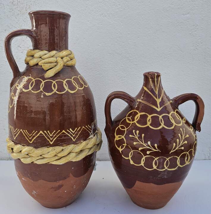 Jarrón y cantarilla para el agua agria. Alfar Arias
