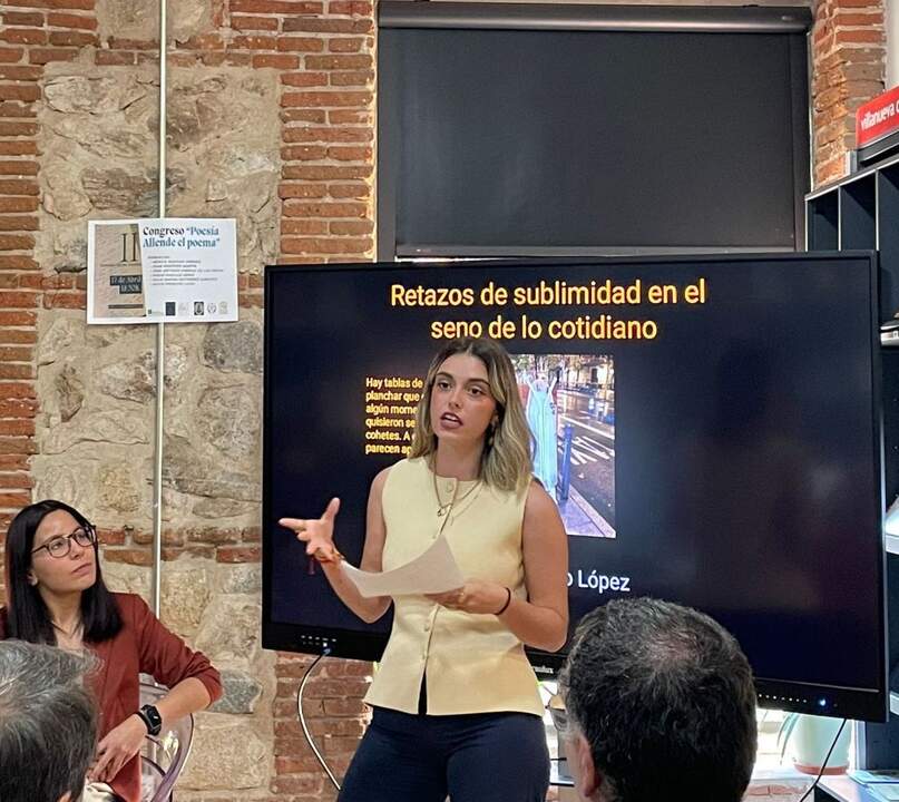 Lucía Montero Martín, vocal de la Asociación Memorare, dio la bienvenida a los asistentes al acto