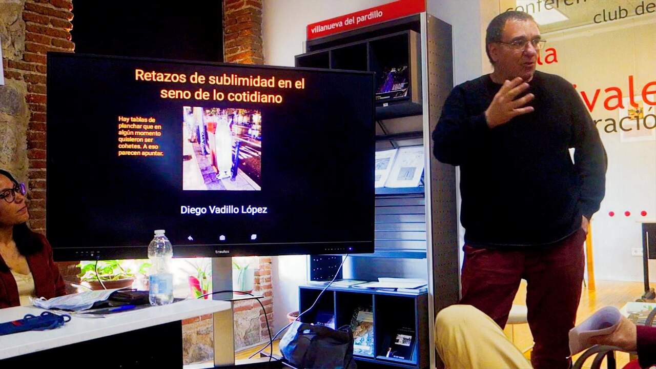 El profesor Diego Vadillo López durante su ponencia “Retazos de sublimidad en el seno de lo cotidiano”