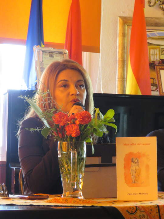 Julieta Deossa, abogada, administradora de empresas, escritora y pintora