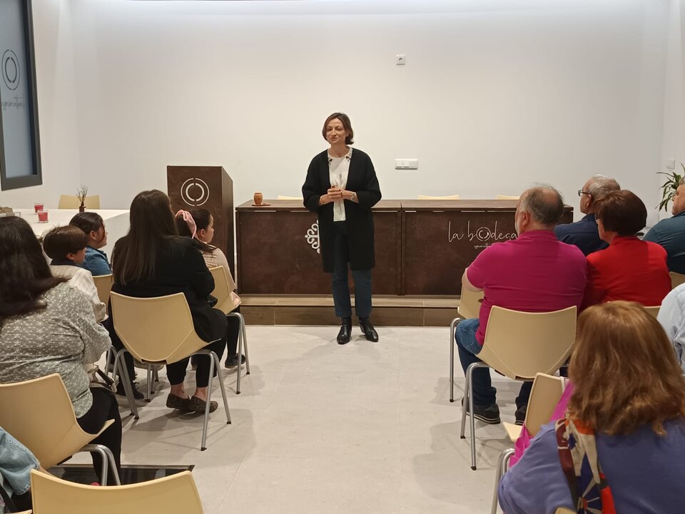 La escritora madrileña, interviniendo en el acto