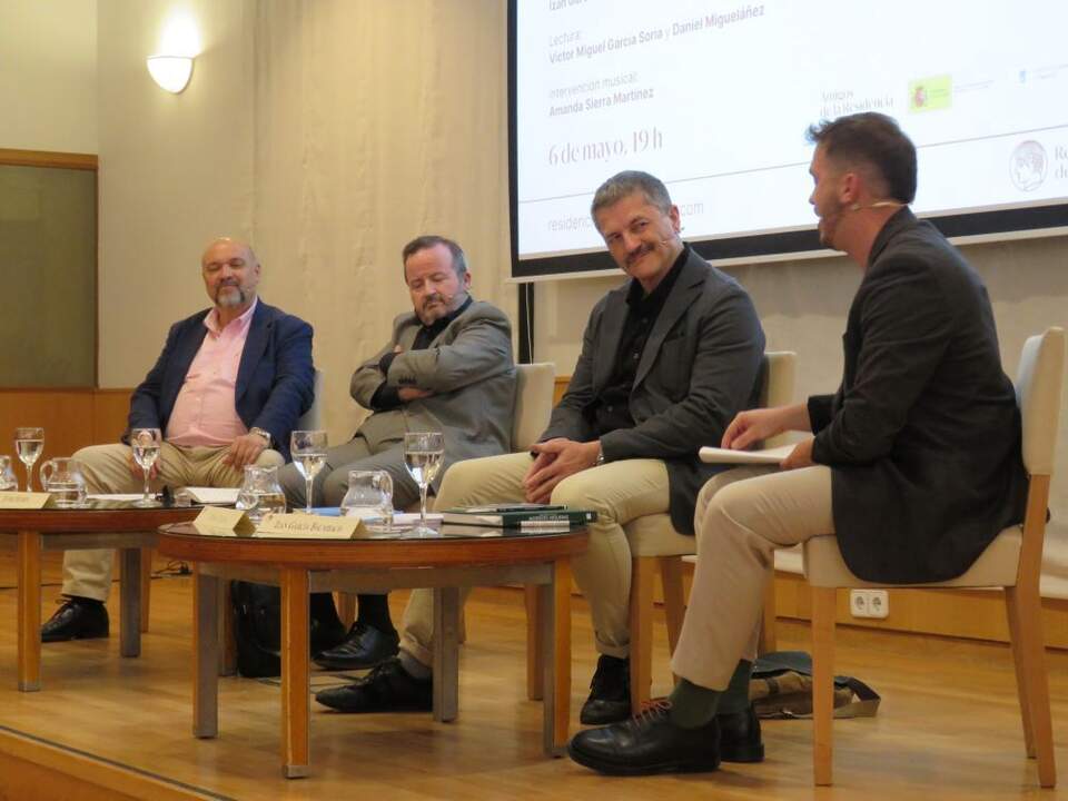 De izquierda a derecha, Basilio Rodríguez Cañada;  Javier Huerta ; Pedro Víllora e Izan García Baumbach, que moderó la presentación