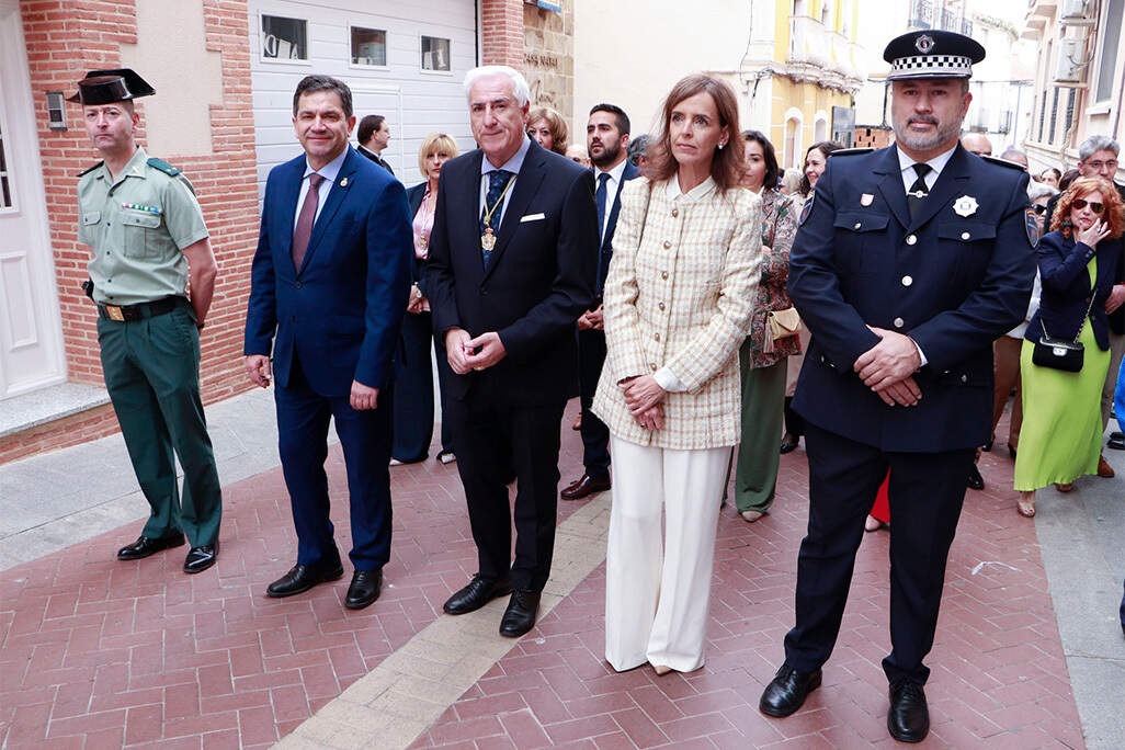 Autoridades civiles que han asistido a la convocatoria