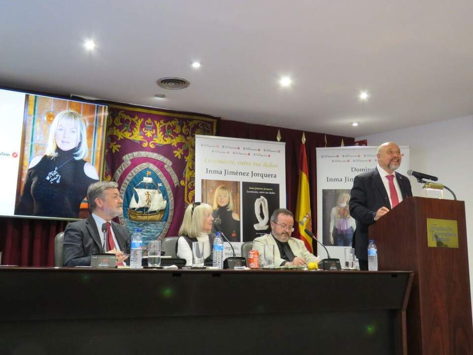 Rafael Rodríguez-Ponga; Inma Jiménez Forquera; Javier Huerta Calvo y de pie, Basilio Rodríguez Cañada